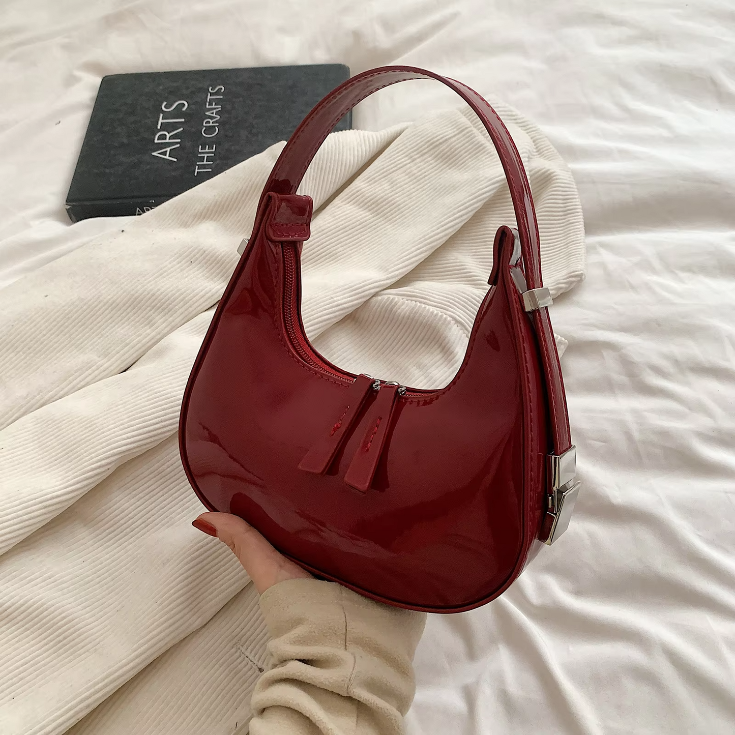 Luna - Sac à Main Cuir Vernis Demi Lune Vintage