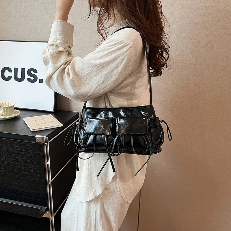 REIS - Sac à Main en Cuir Vernis Élégant avec Bandoulière