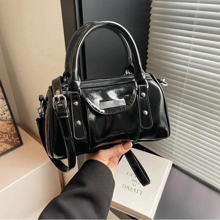SANDY - Sac à Main en Cuir Vernis Élégant