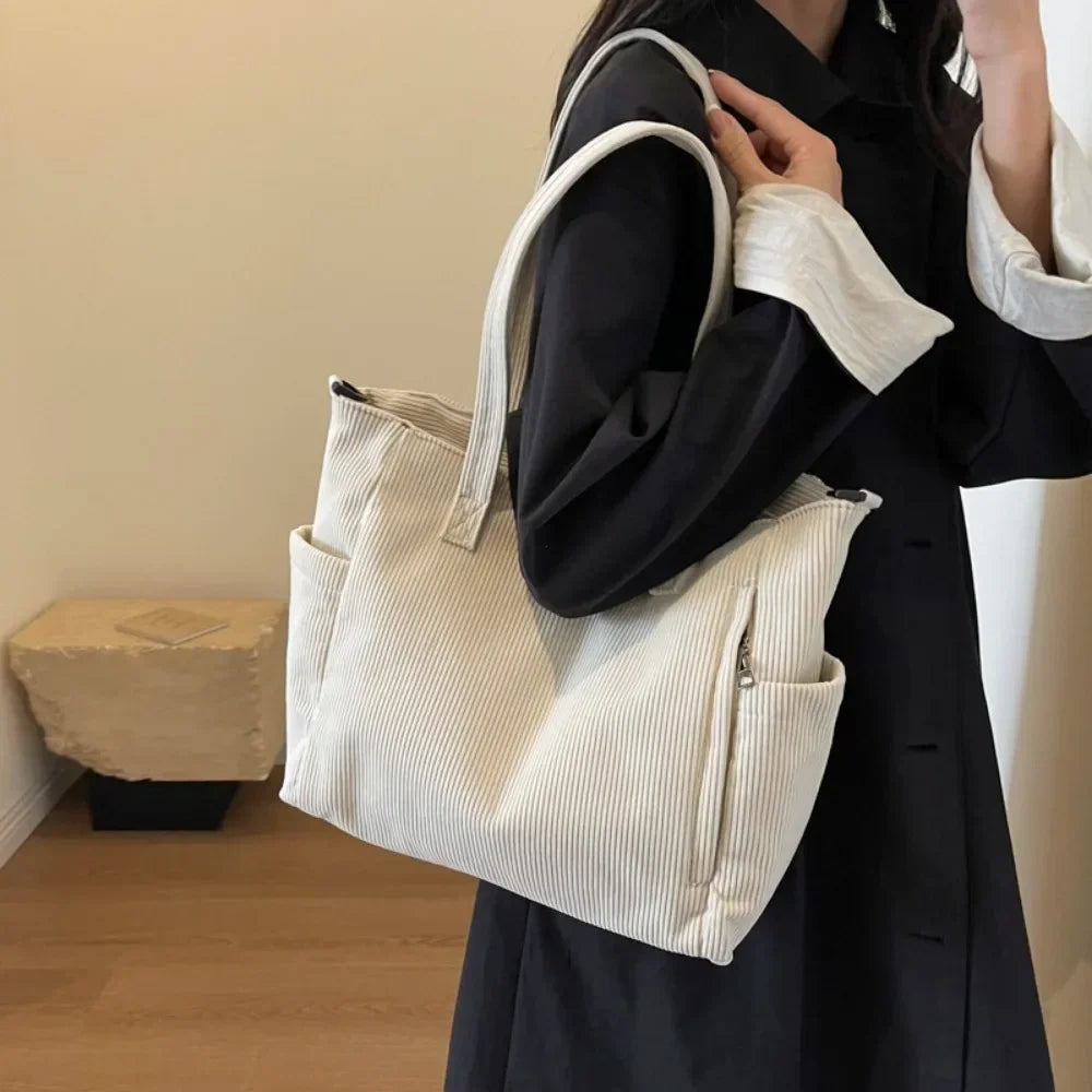 WILLA - Grand Sac à Main de Cour en Velours Côtelé