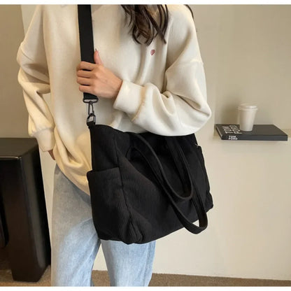 WILLA - Grand Sac à Main de Cour en Velours Côtelé